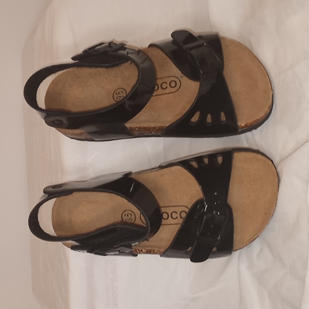 Jumbo Coco Girls black velcro sandals size 9.5